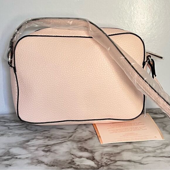 Michael Kors Gorgeous Small Mini Crossbody Bag- Pebbled Light Pink- NWT's - Picture 3 of 3